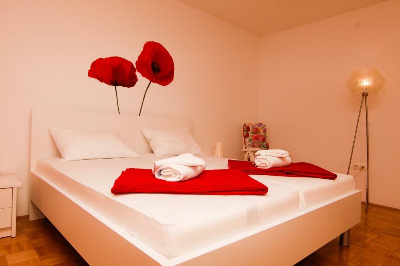 Apartments Marta ซริกเวนิซา ภายนอก รูปภาพ